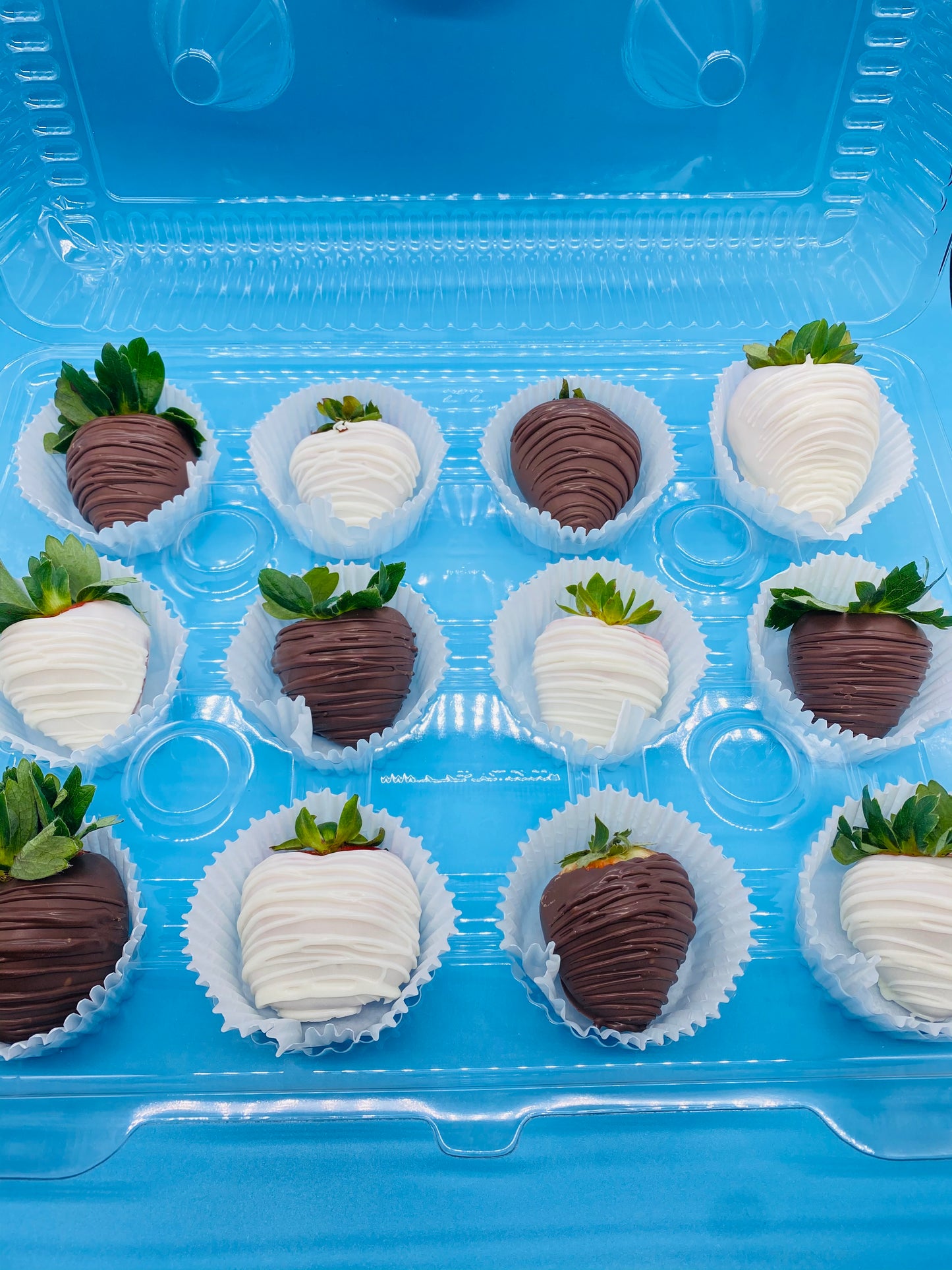 Chocolate Covered Strawberries (12 Count)